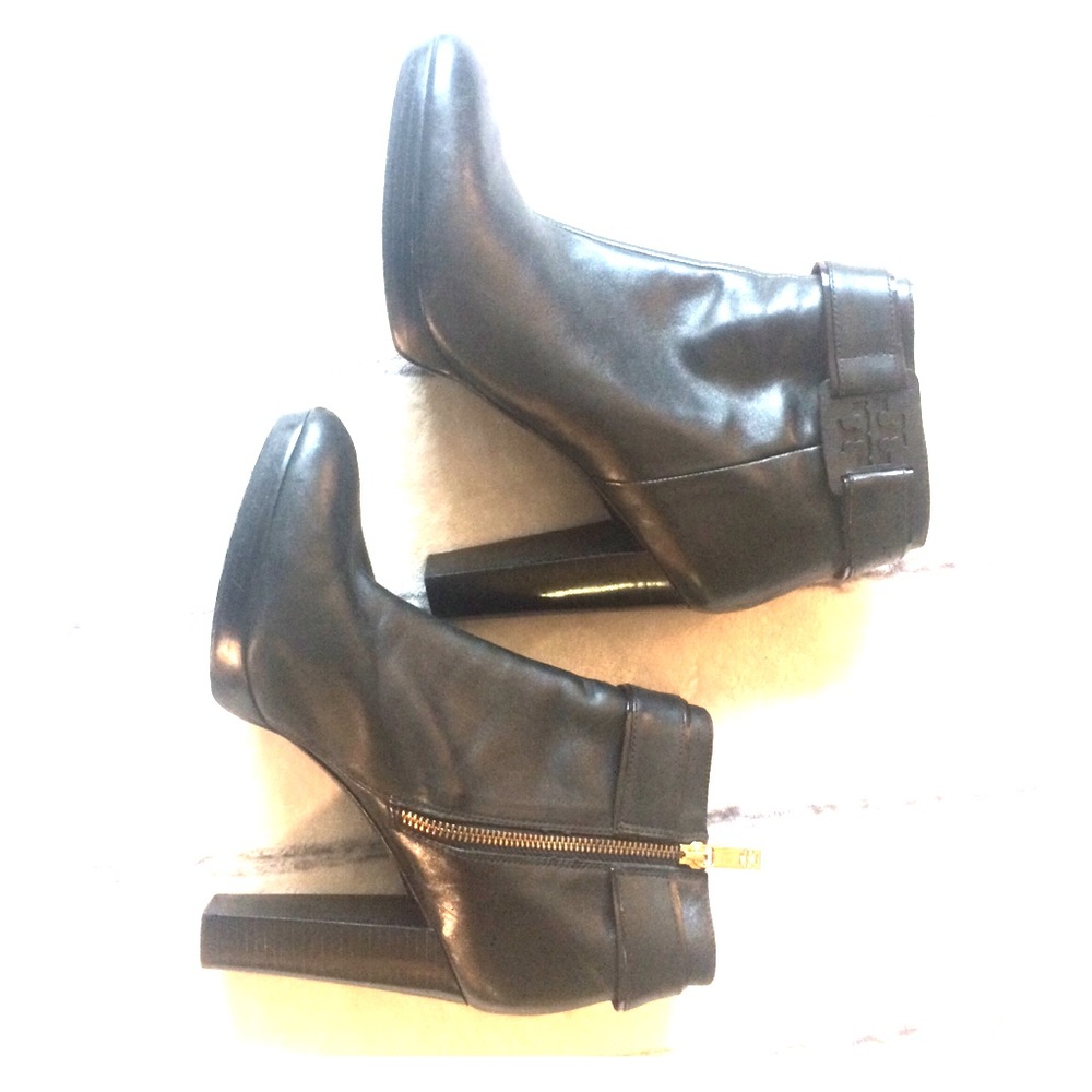 SOLD! Tory Burch Black Leather Ankle Boot Booties